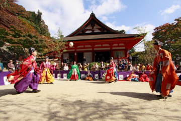 千年前的足球原來也是圓的！奈良縣的優雅蹴鞠祭